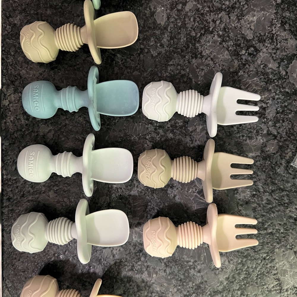 Green and Cream Baby Utensil Set with Textured Design